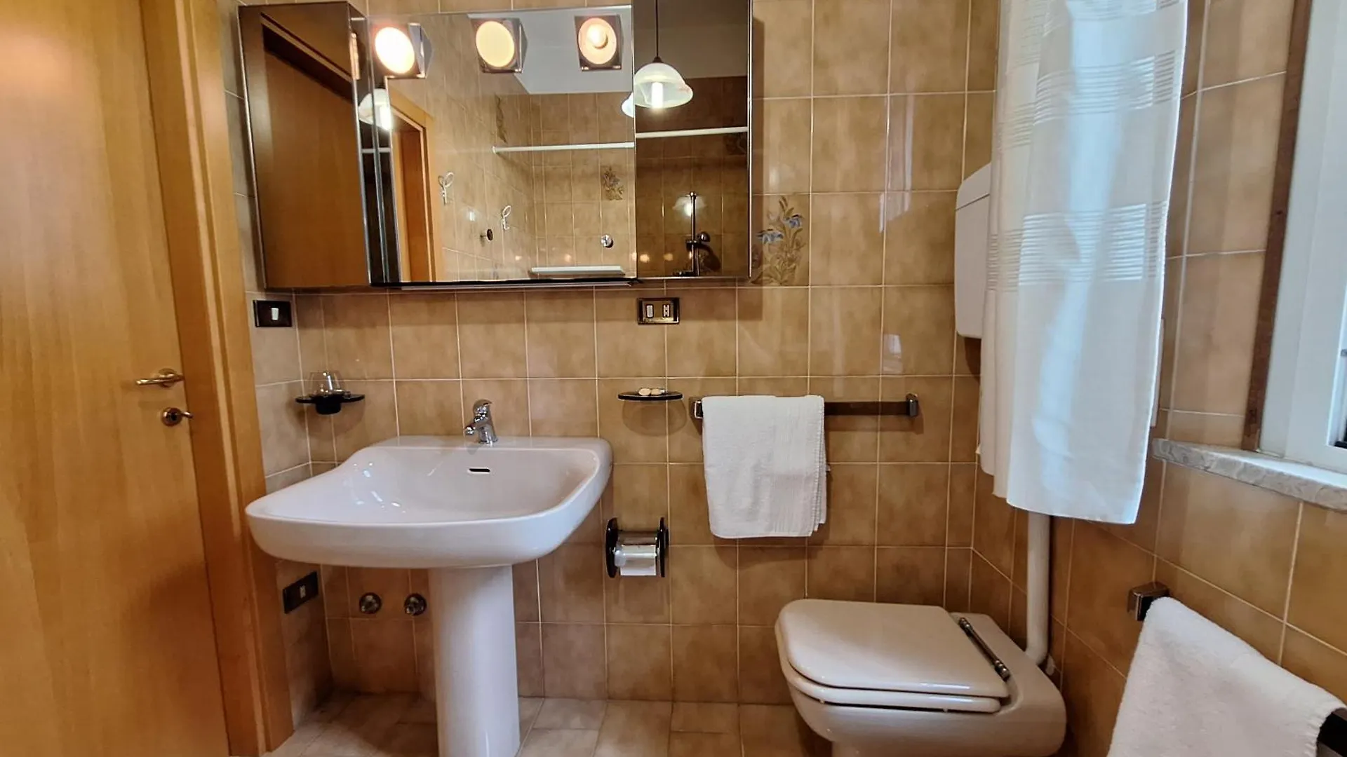 Residenza Marina - 5 Camere 2 Bagni In Centro Rimini